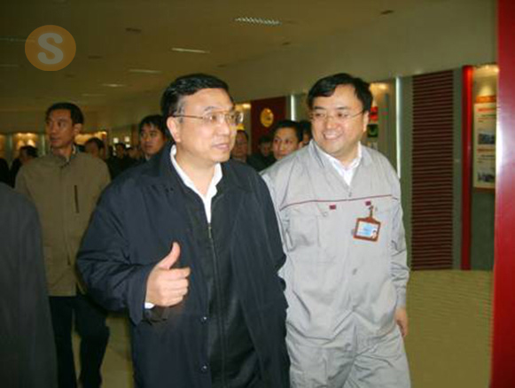 2006年11月21日中共中央政治局常委、國務(wù)院總理李克強同志（時任中共遼寧省委書記）蒞臨公司視察